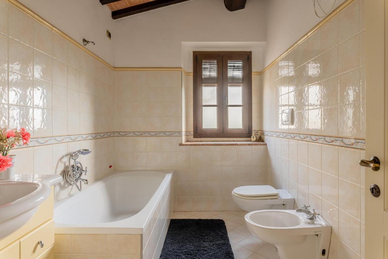 Casa Vecchia Rooms And Parking Gambassi Terme Dış mekan fotoğraf
