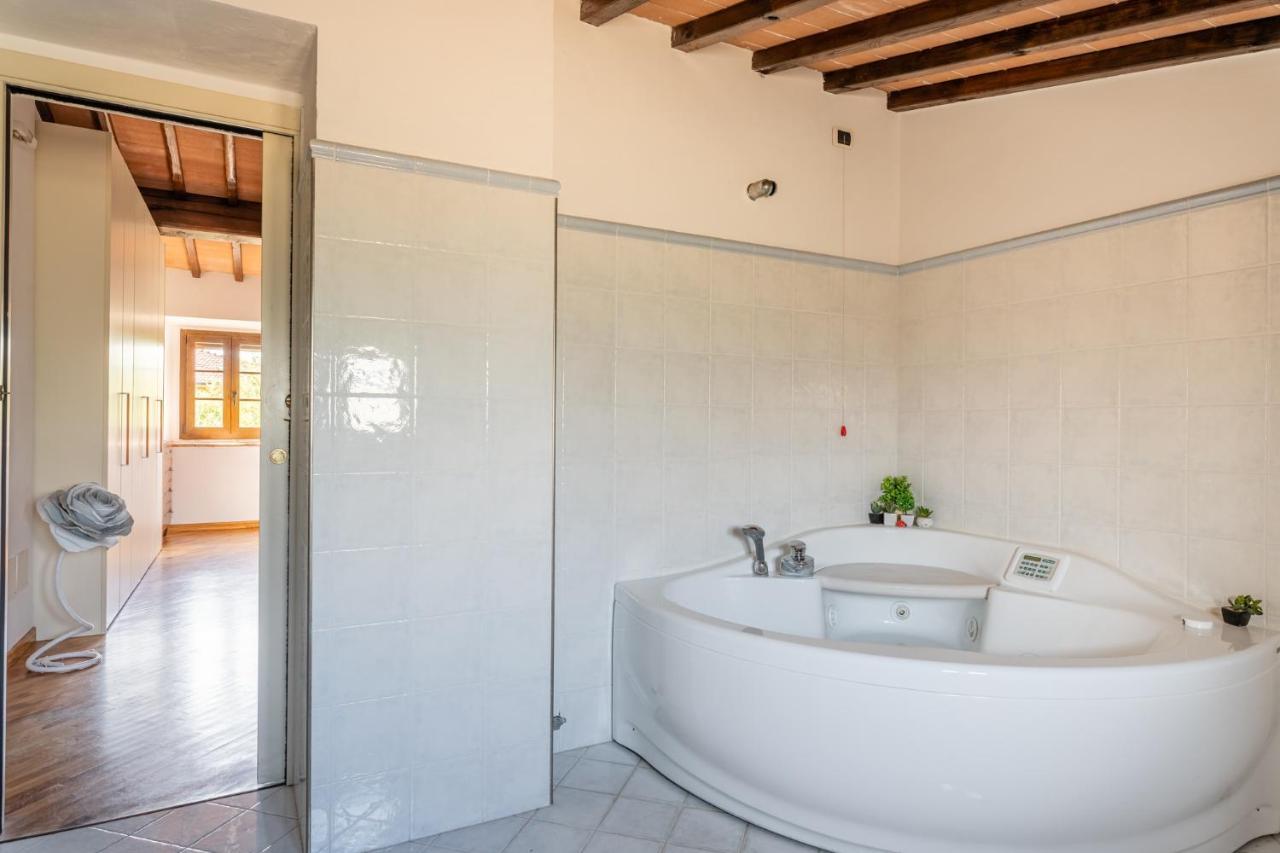 Casa Vecchia Rooms And Parking Gambassi Terme Dış mekan fotoğraf